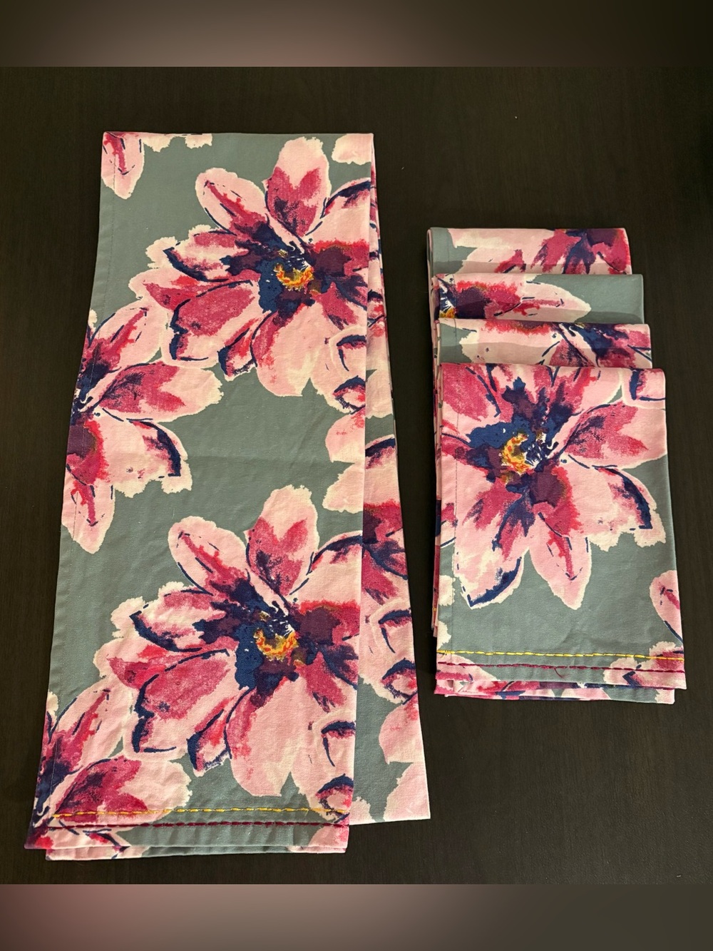 Cost Plus World Market Pink & Teal Floral Cotton Table Runner with 4 Placemats
